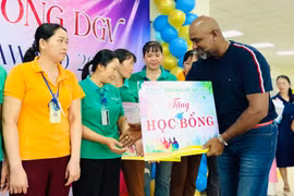 Công ty TNHH Delta Galil Việt Nam trao 109 suất học bổng cho sinh viên có hoàn cảnh khó khăn