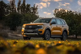 Ford Everest 2025 nâng cấp nhiều trang bị, công nghệ với 5 phiên bản