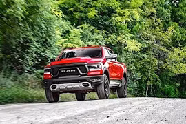 Về tay dòng xe bán tải cỡ lớn Ram 1500 với giá từ 5,16 tỷ đồng