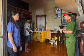 Bắt đối tượng vận chuyển 56 hộp pháo nổ tại khu vực biên giới Đức Cơ