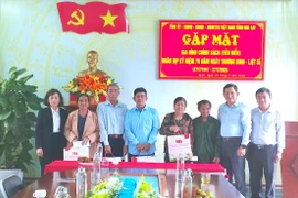 Trưởng Ban Tổ chức Tỉnh ủy Gia Lai Mai Việt Trung thăm, tặng quà các gia đình chính sách