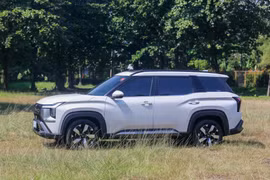 Mitsubishi Destinator: SUV 7 chỗ vừa ra mắt đã “cháy hàng”