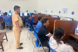 Thí sinh tham gia sát hạch, cấp giấy phép lái xe mô tô hạng A1 
