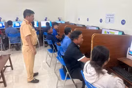 Thí sinh tham gia sát hạch, cấp giấy phép lái xe mô tô hạng A1 