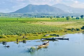 Mùa xuân bên dòng sông Ba