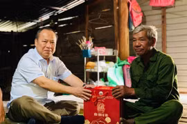Phó Bí thư Thường trực Tỉnh ủy Châu Ngọc Tuấn thăm, tặng quà tri ân gia đình người có công với cách mạng tại huyện Kông Chro