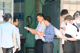 Gia Lai có 2 thí sinh bị đình chỉ vì mang điện thoại vào phòng thi