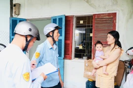 Phường Quy Nhơn Nam thành lập 3 Tổ công tác di dời, sơ tán dân cư tại các vùng xung yếu. Ảnh: ĐVCC