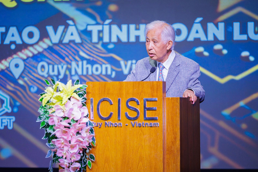 GS Trần Thanh Vân cho biết, VSAIQC mang đến các bài giảng chuyên sâu do đội ngũ giáo sư và chuyên gia trong, ngoài nước trực tiếp giảng dạy. Ảnh: A.N 6bb55ffba930216e7821.jpg