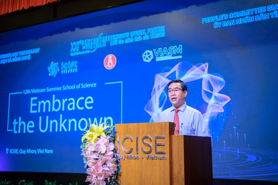 Phó Giám đốc Sở Khoa học và Công nghệ Nguyễn Hữu Hà phát biểu tại Trường hè. Ảnh: A.N