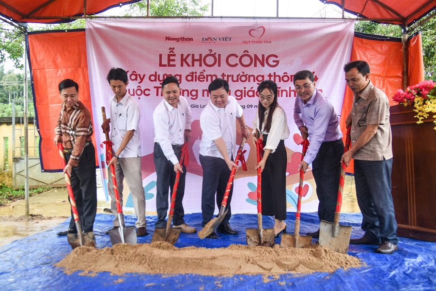 Lễ khởi công "Điểm trường mơ ước" ở xã vùng cao Vĩnh Sơn. Ảnh: Trọng Lợi ccb5df73f5b27fec26a3.jpg