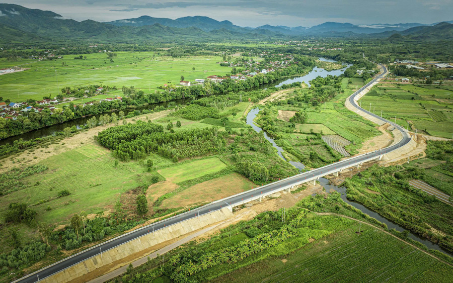 Sau sáp nhập, với không gian rộng mở và tiềm năng phát triển đa dạng, xã Vĩnh Quang xác định định hướng phát triển kinh tế - xã hội đến năm 2030 theo mô hình không gian đa vùng. Ảnh: TL vinh-quang-9809.jpg