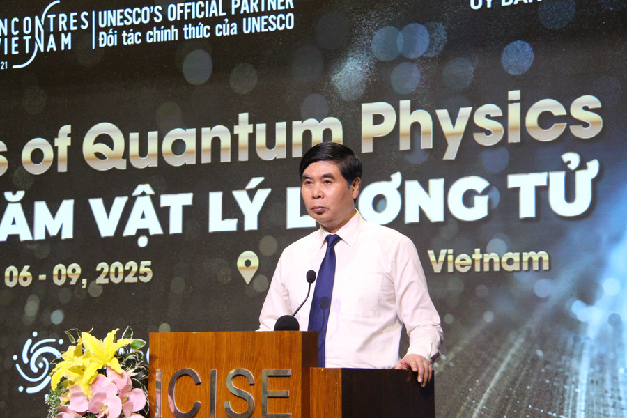Phó Chủ tịch UBND tỉnh Gia Lai Lâm Hải Giang phát biểu chào mừng hội nghị. Ảnh: Trọng Lợi img-6178.jpg