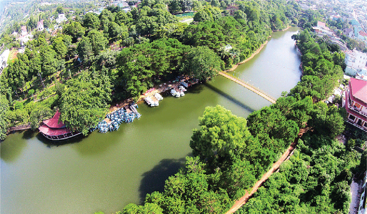 Khu vực các huyện phía Tây và phần giữa của tỉnh Gia Lai có mây thay đổi, ngày nắng, phổ biến không mưa, đêm và sáng trời rét.