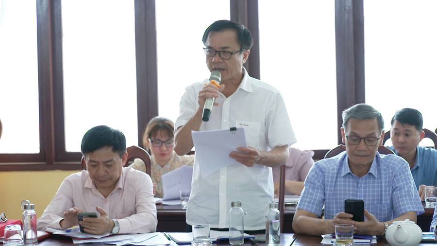 Đại biểu thảo luận tại cuộc họp. Ảnh: Minh Trung dai-bieu-thao-luan-tai-cuoc-hop-anh-minh-trung.jpg