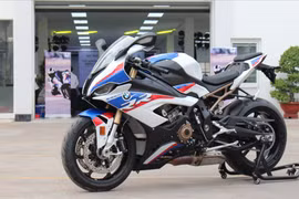 S 1000 RR – Đỉnh cao tốc độ và công nghệ