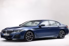 BMW 5 Series 2021: Đẳng cấp doanh nhân, giá 2,5 tỷ đồng