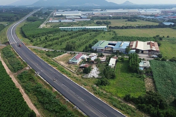 Cao tốc Biên Hòa - Vũng Tàu tăng tốc về đích