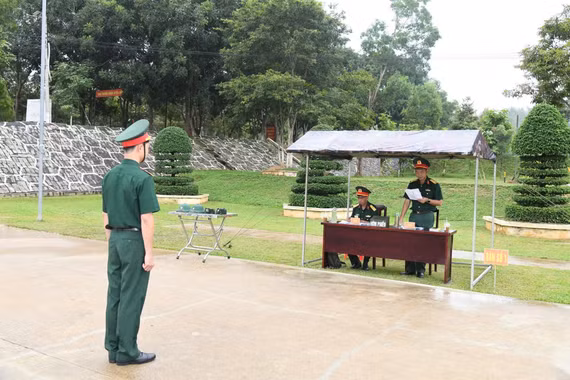 Sư đoàn 10 tổ chức hội thi đại đội trưởng huấn luyện điều lệnh, chiến thuật giỏi