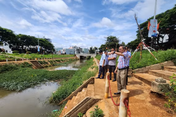 Phường Pleiku khảo sát, chỉnh trang cảnh quan Phố đêm Chợ Nhỏ và suối Hội Phú