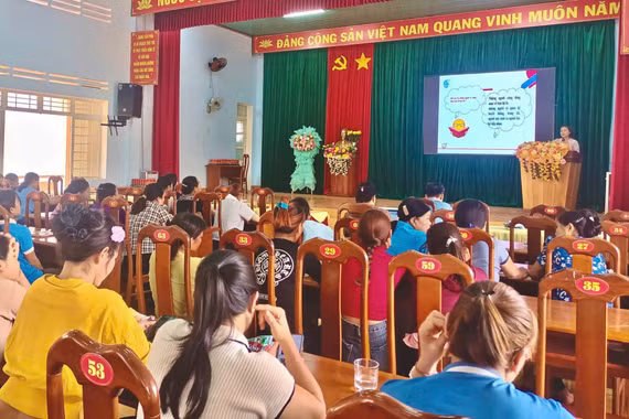 Tuyên truyền phòng, chống tảo hôn cho 100 phụ nữ dân tộc thiểu số xã Ia Krêl