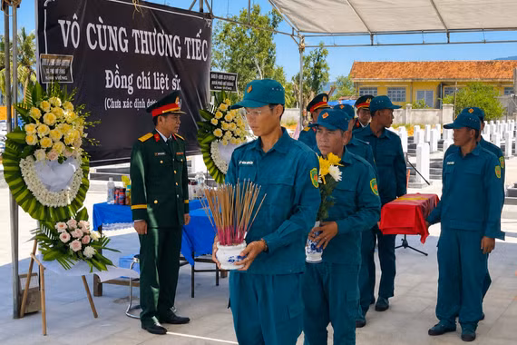 Phù Mỹ Đông tổ chức lễ truy điệu và an táng hài cốt liệt sĩ