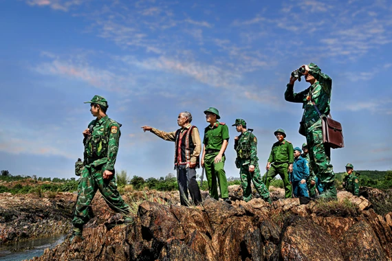 Giữ vững biên cương từ thế trận lòng dân.