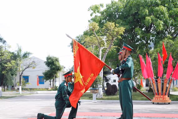 Các đơn vị quân đội tổ chức Lễ Tuyên thệ chiến sĩ mới.