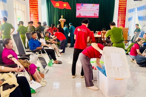 Tiếp nhận 150 đơn vị máu an toàn tại xã Đak Pơ