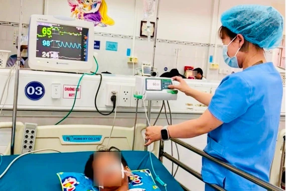 Bệnh viện Nhi Gia Lai cứu sống trẻ bị nhiễm vi khuẩn hiếm gặp gây thủng ruột