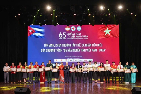 Hội Chữ thập đỏ Gia Lai được vinh danh tại sự kiện 65 năm Việt Nam-Cuba