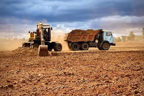 Từng là dự án gặp không ít vướng mắc, giờ đây Khu công nghiệp Nam Pleiku đang chuyển mình rõ nét khi hạ tầng kỹ thuật được đẩy nhanh, dòng vốn đầu tư bắt đầu hội tụ