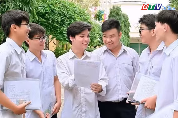 Điểm tin trưa: Kỳ thi tốt nghiệp THPT 2026: Thí sinh đăng đạt mức cao kỷ lục