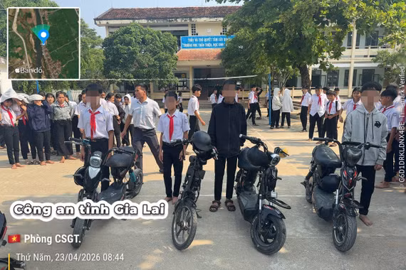 Ngày đầu ra quân, Cảnh sát giao thông Gia Lai xử lý hàng loạt học sinh cấp 2 sử dụng xe đạp điện độ chế.