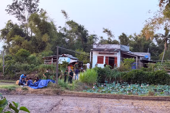 Vụ 4 người tử vong ở Cát Tiến (tỉnh Gia Lai) nguyên nhân có khả năng do bà ngoại dùng xăng dầu, rơm rạ để phóng hỏa tự sát.