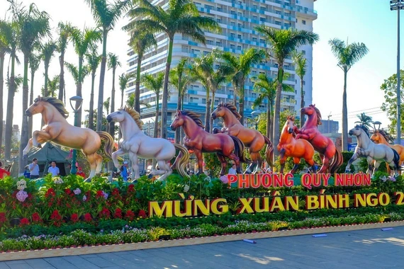 Toàn cảnh Gia Lai 24h: Linh vật Bính Ngọ dần lộ diện ở quảng trường trung tâm tỉnh Gia Lai