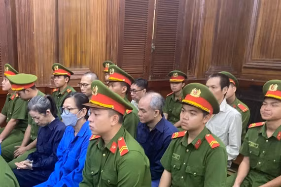 Cựu Giám đốc Sở GD&ĐT TPHCM hầu tòa trong vụ án liên quan đến bà Nguyễn Thị Thanh Nhàn