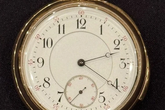 Đồng hồ vàng của cặp đôi nổi tiếng trên tàu Titanic được bán 60 tỉ đồng