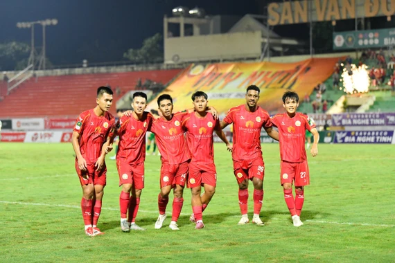 Quy Nhơn United ngổn ngang ngày trở lại