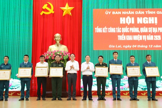 “Tinh, gọn, mạnh” LLVT tỉnh, gắn phát triển kinh tế-xã hội với đảm bảo quốc phòng-an ninh