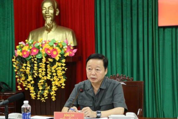 Khẩn trương khắc phục hậu quả bão số 13, ổn định đời sống nhân dân.