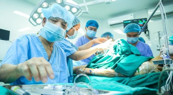 Lần đầu Việt Nam ghép tạng domino: Người nhận gan hiến lại, cứu thêm bệnh nhân