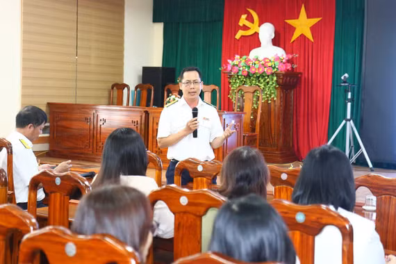 Hỗ trợ hộ kinh doanh áp dụng quy định thuế mới