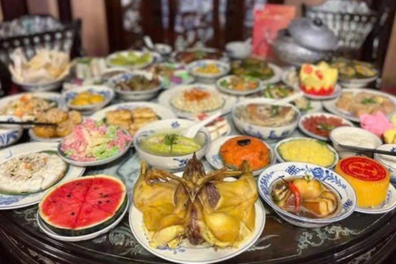 Mâm cúng giao thừa 3 miền gồm những gì? Chuyên gia văn hóa giải đáp chi tiết