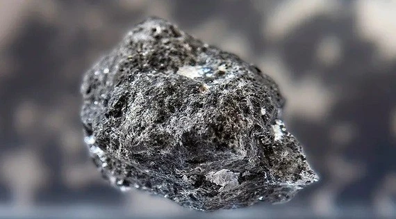 Mở niêm phong sau nửa thế kỷ, mẫu vật từ tàu NASA gây sốc