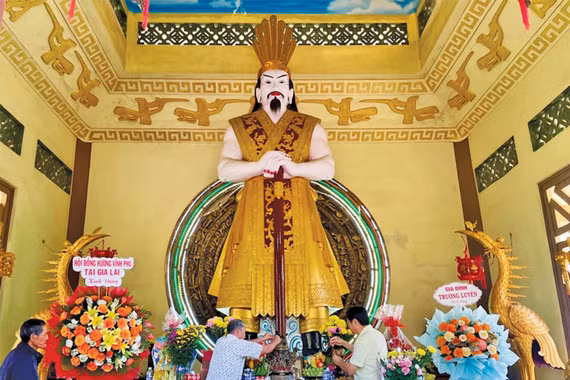 Thiêng liêng nguồn cội