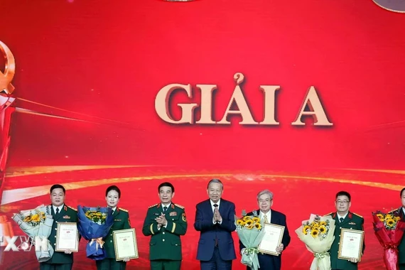 Tổng Bí thư Tô Lâm dự tổng kết, trao giải cuộc thi 'Vững bước dưới cờ Đảng'