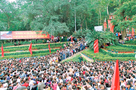 Hành hương về Đất Tổ