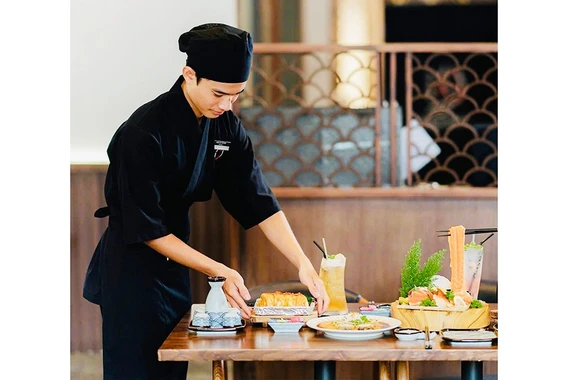 Người trẻ tích cực tìm việc làm thêm dịp Tết