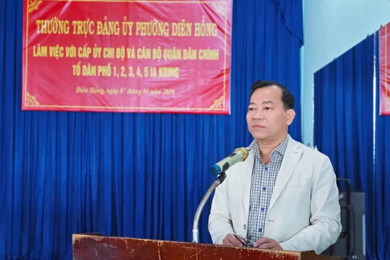 Thường trực Đảng ủy phường Diên Hồng đối thoại với cấp ủy chi bộ và cán bộ quân dân chính